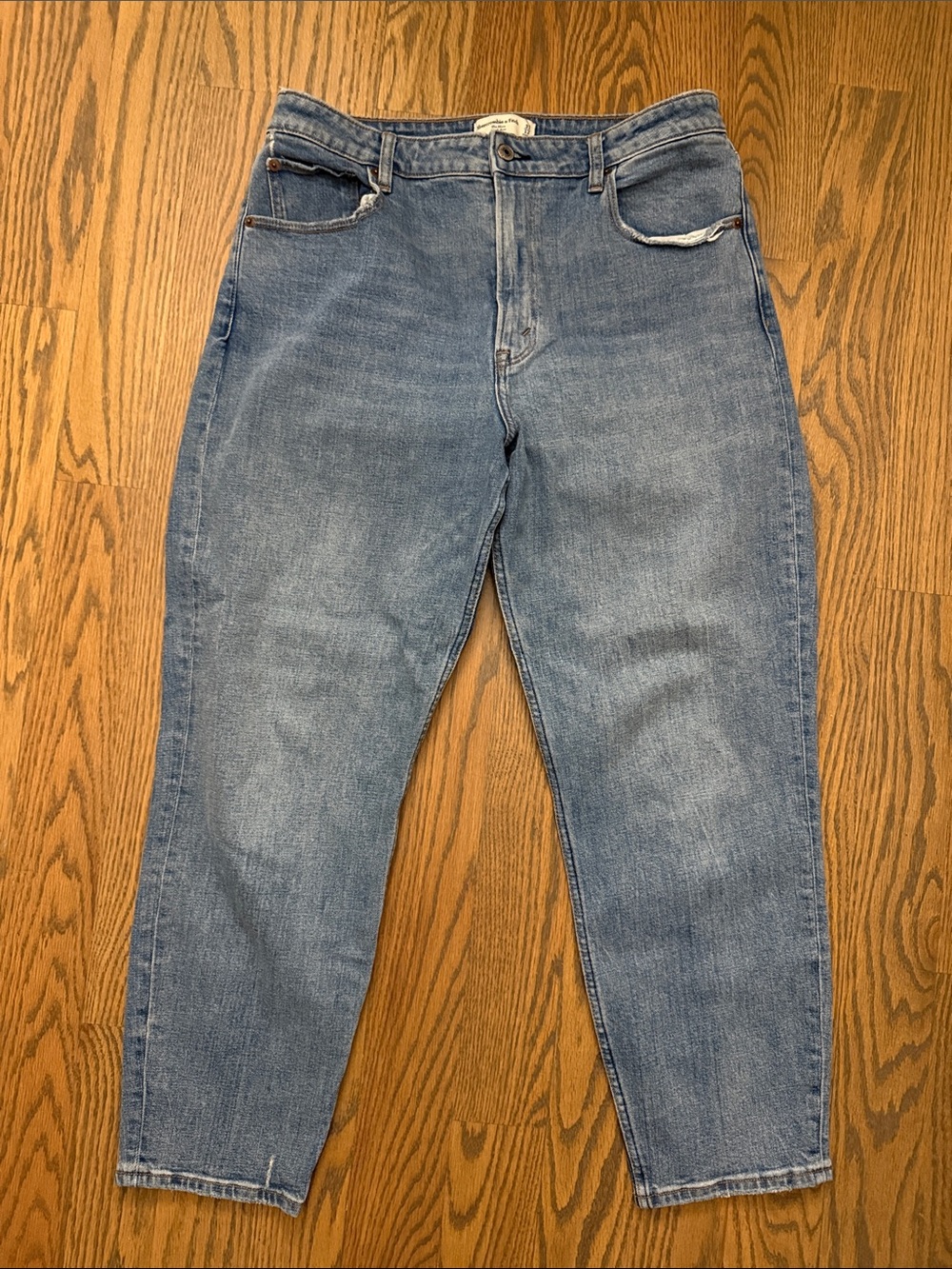 Abercrombie & Fitch Curve Love High-Rise Mom Jeans